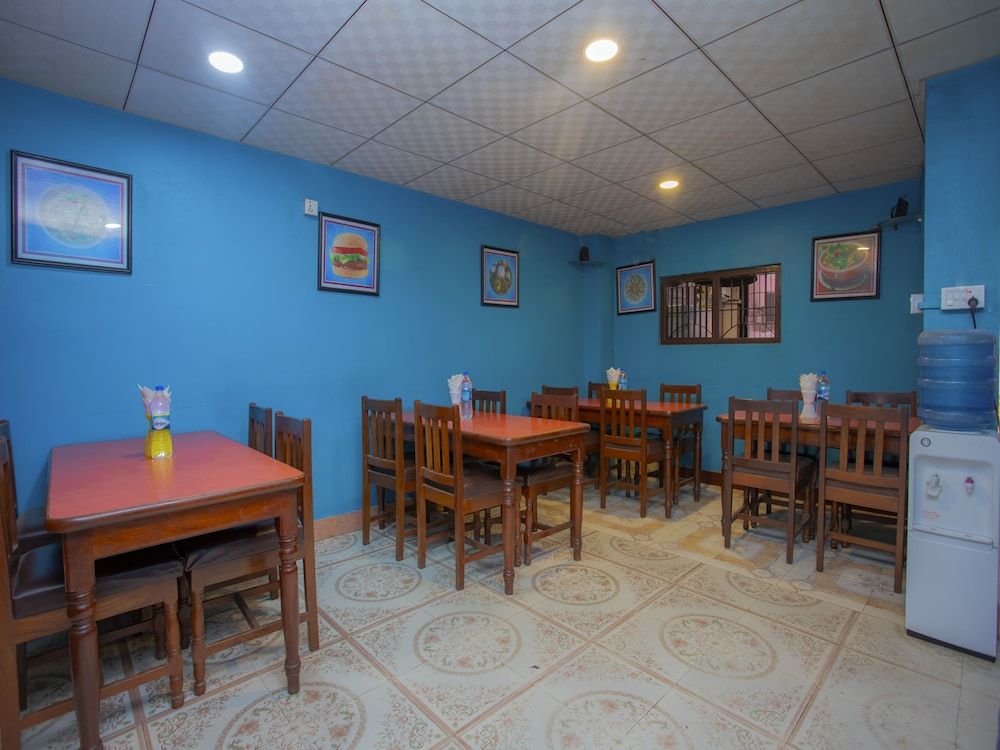 undefined OYO 305 Hotel Gauri 4