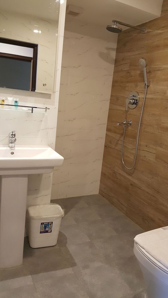 Hotel Bihani Deluxe Double or Twin Room 11