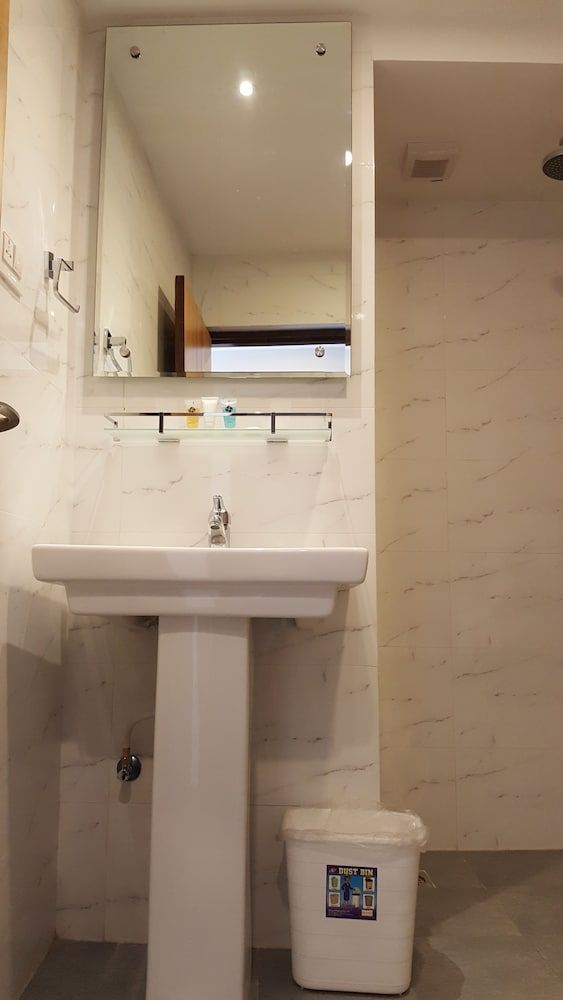 Hotel Bihani Deluxe Double or Twin Room 6