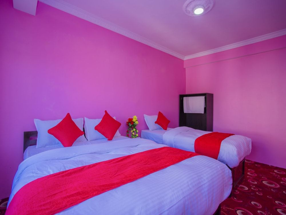 undefined OYO 248 Hotel Galaxy 9