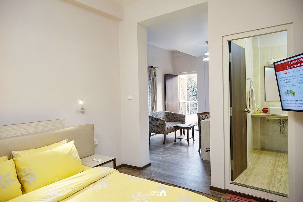 Rani Kunj by Casa Deyra Luxurious 1BR w/ huge garden 6