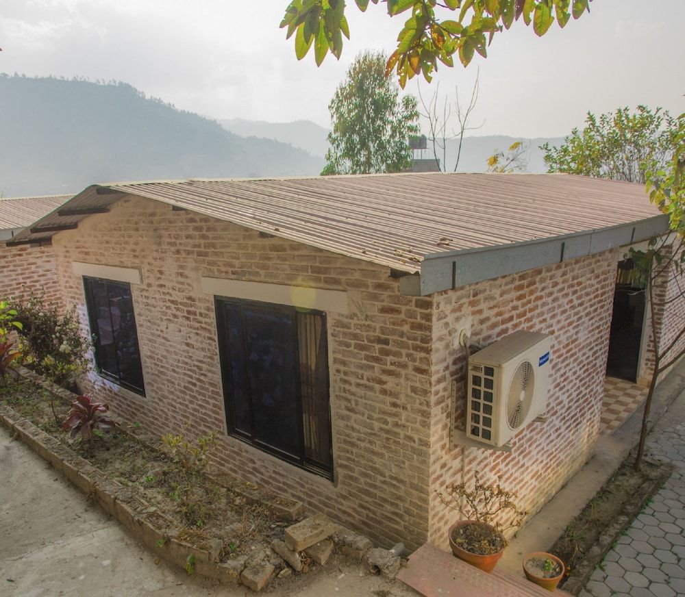 undefined OYO 276 White Orchid Resort