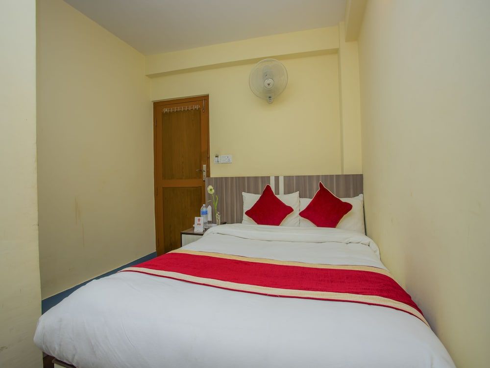 undefined OYO 297 Hotel Aayam 2