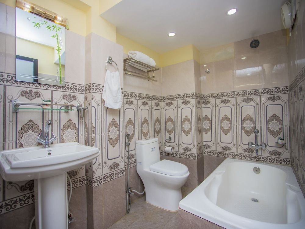 OYO 297 Hotel Aayam Double Room, 1 Queen Bed 6