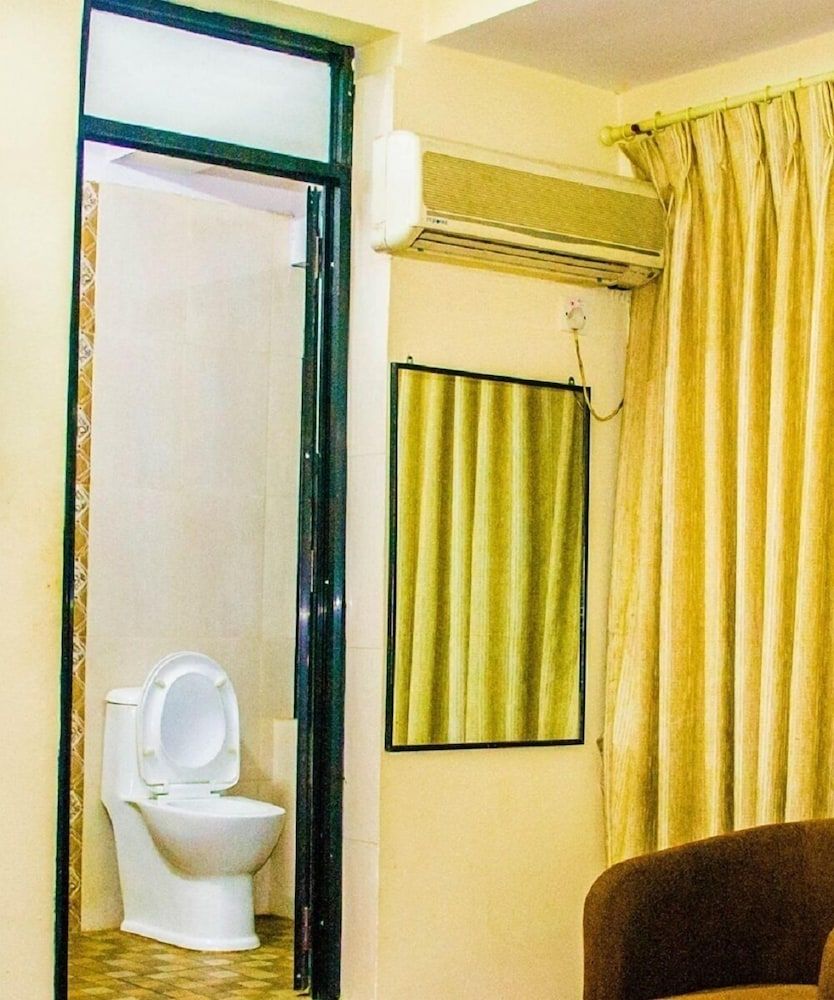 Hotel Om Ganapati Triple Room 4