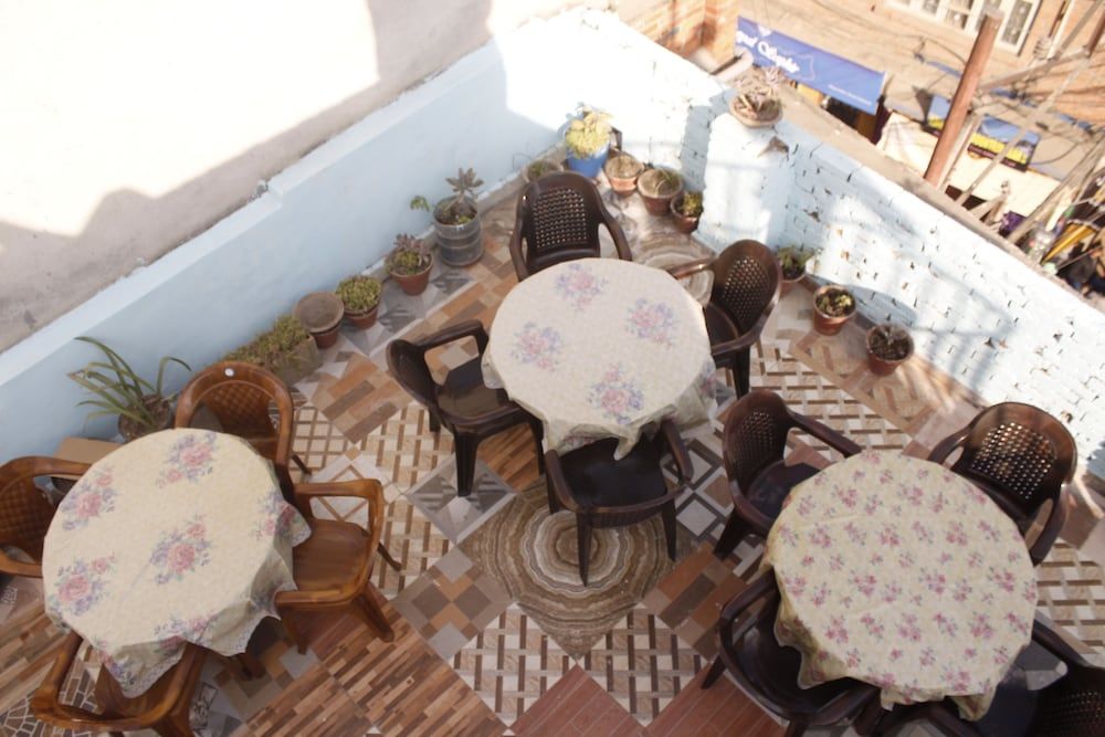 Mountain Backpackers Hostel City Shared Dormitory, Multiple Beds, Hill View 5