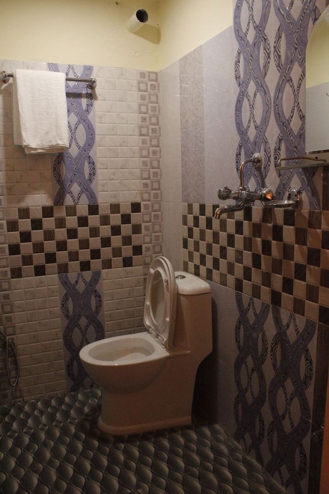 Mountain Backpackers Hostel City Shared Dormitory, Multiple Beds, Hill View 4