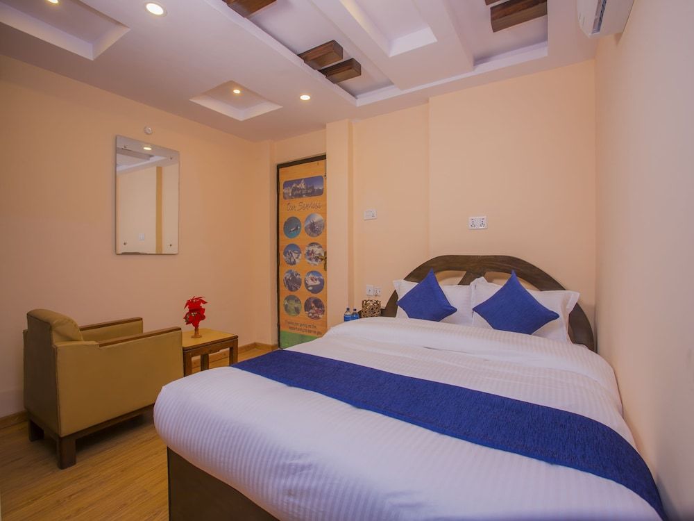 OYO 264 Hotel Antique Kutty Deluxe Room 2