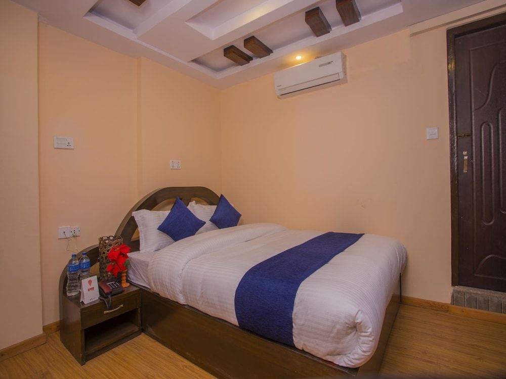 OYO 264 Hotel Antique Kutty Deluxe Room