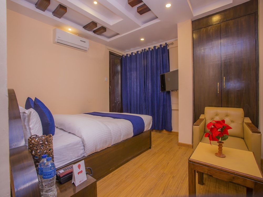 OYO 264 Hotel Antique Kutty Deluxe Room 4