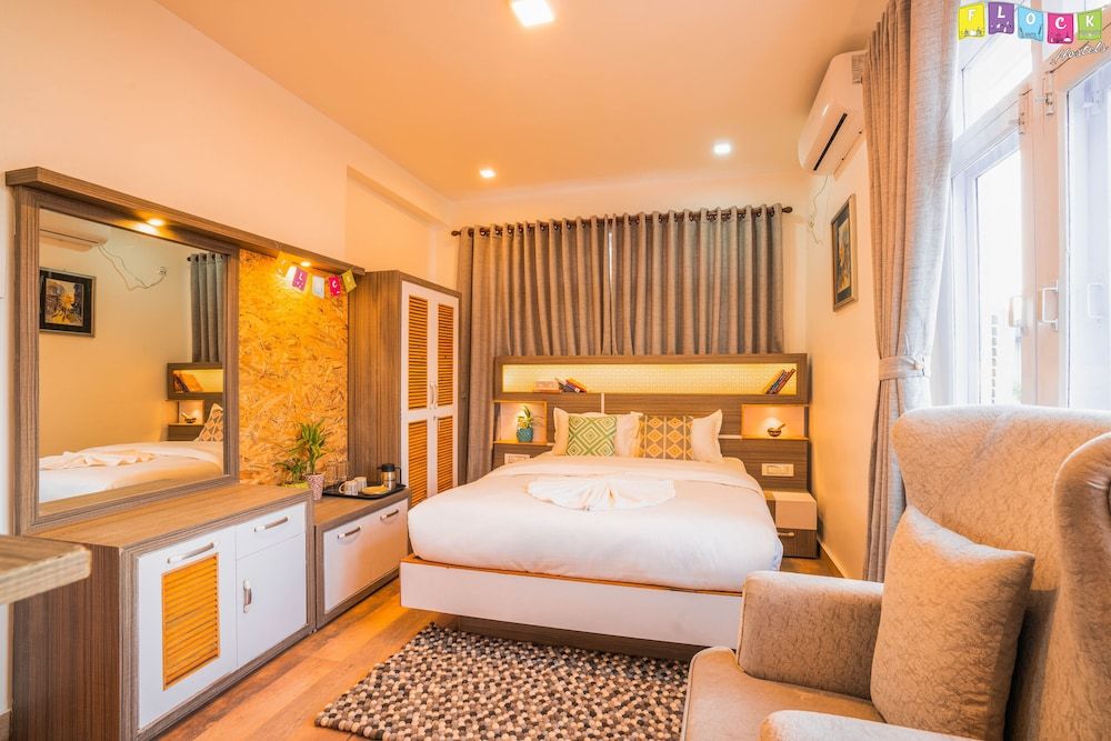 undefined Flock Kathmandu 4