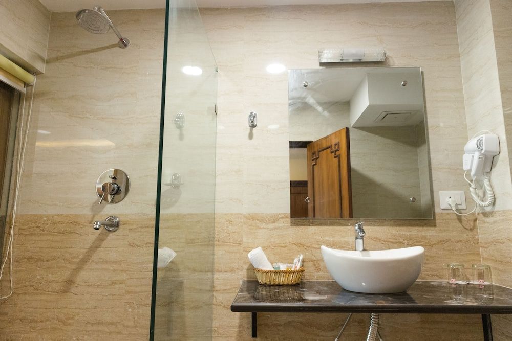 undefined Hotel Yakroo Manang 10