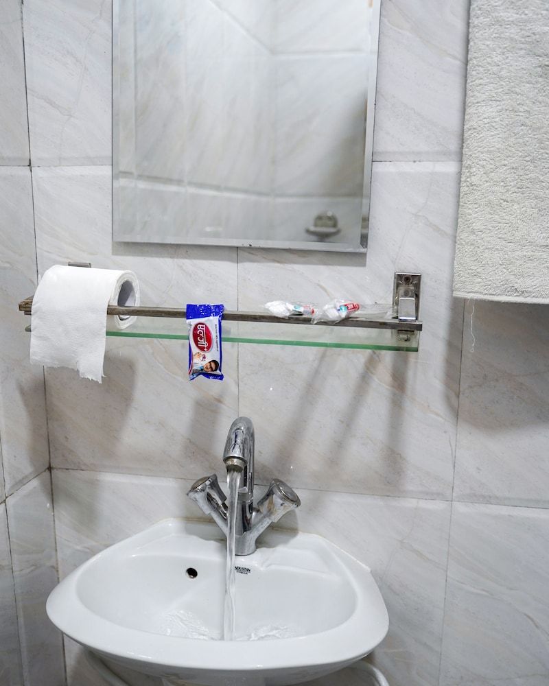 Hotel Royal Mantra Comfort Room 7