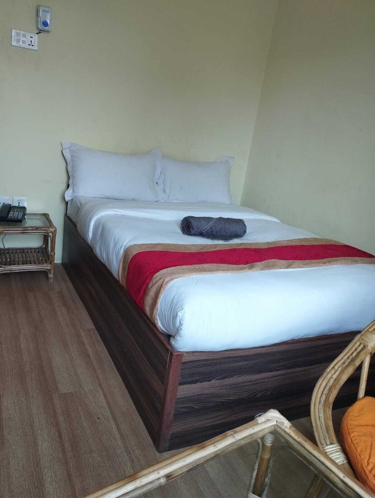 undefined Hotel Thousand 2