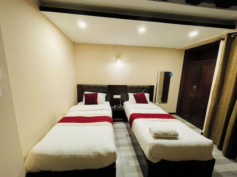 undefined Hotel Lotus Grand 5