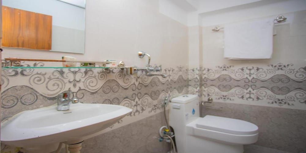 MeroStay 014 Hotel KTM Deluxe Double Room 3