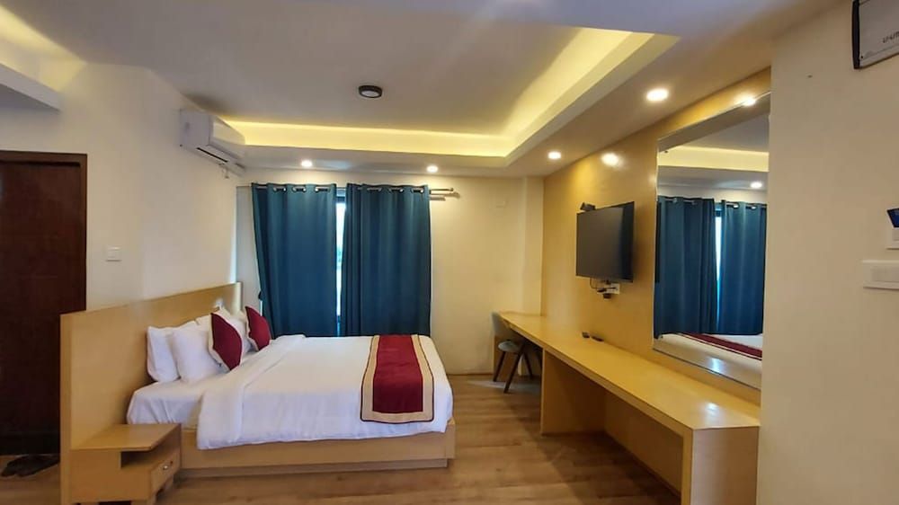 Hotel Grand View Deluxe Double Room 2
