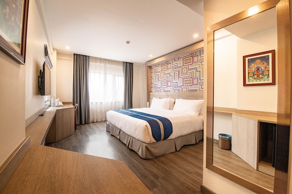 undefined Mila Hotel 8
