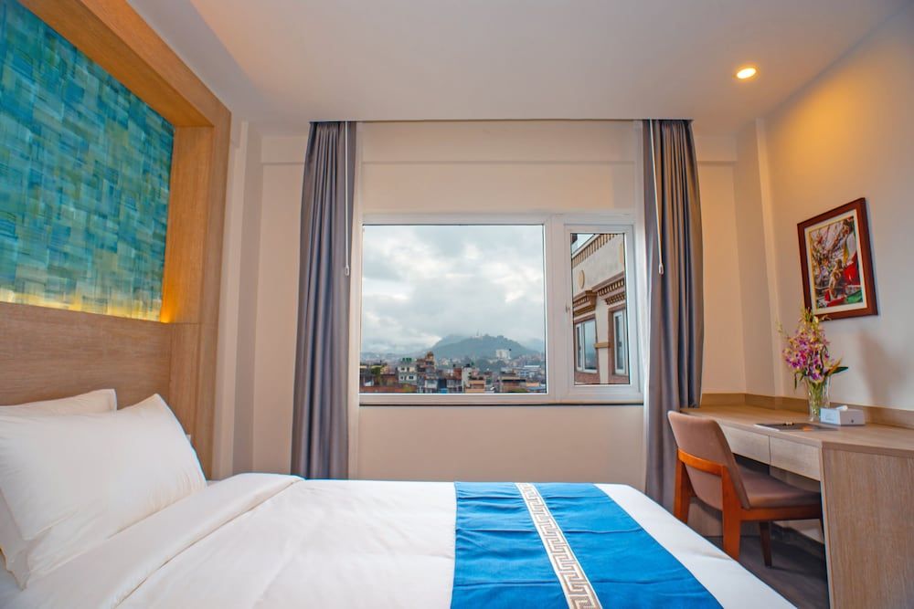 undefined Mila Hotel 10