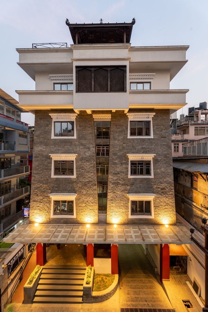 undefined Hotel Lo Mustang 2