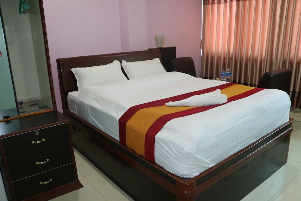 Hotel Chris Family Double or Twin Room 5