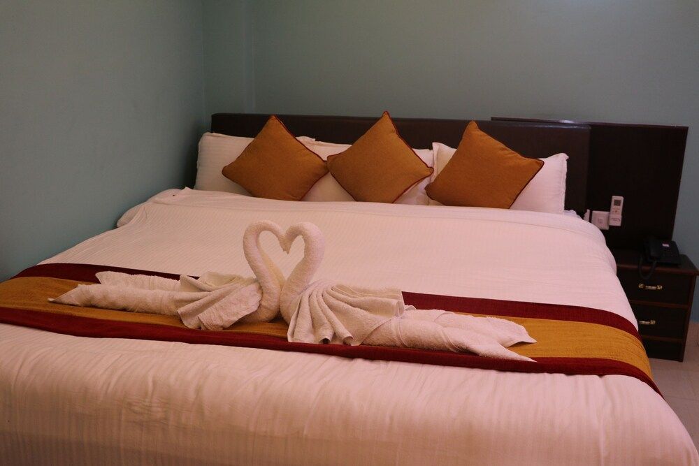 Hotel Chris Family Double or Twin Room 3