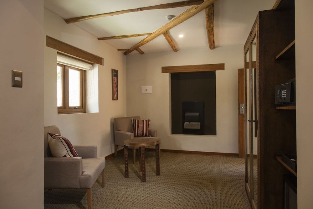 Junior Room, 1 King Bed, Valley View