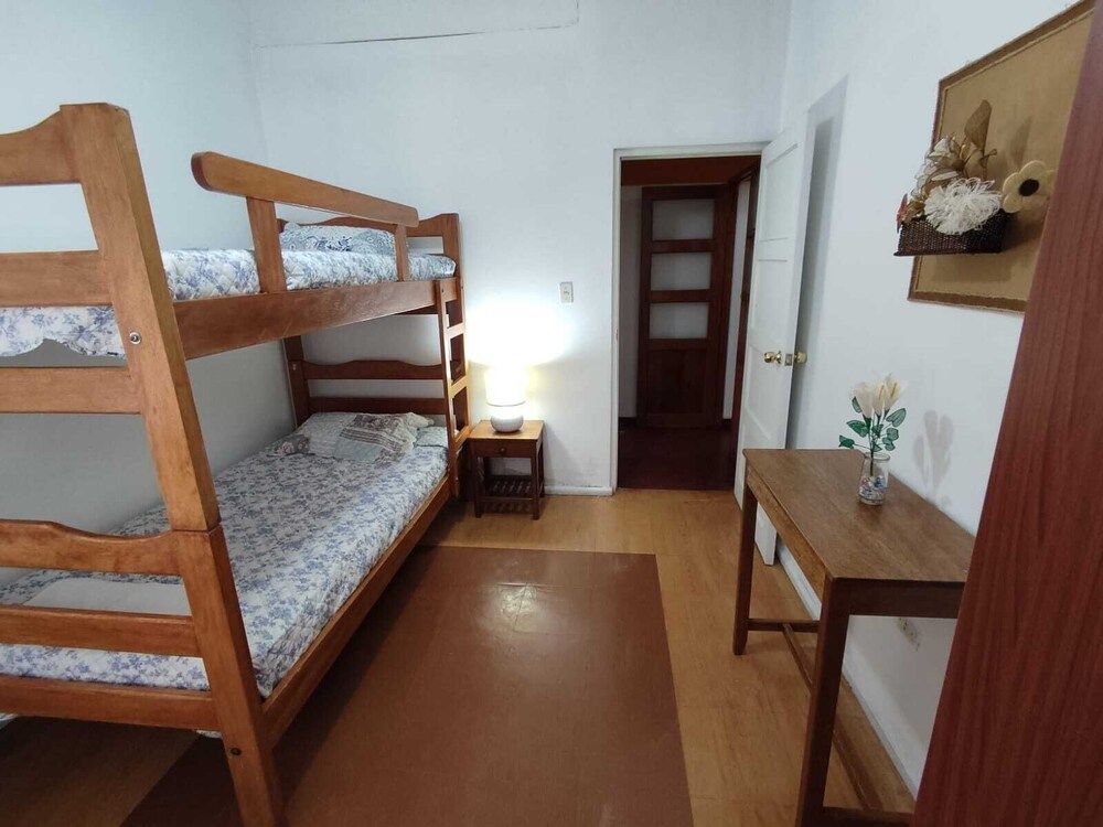 Room, City View (Litera)