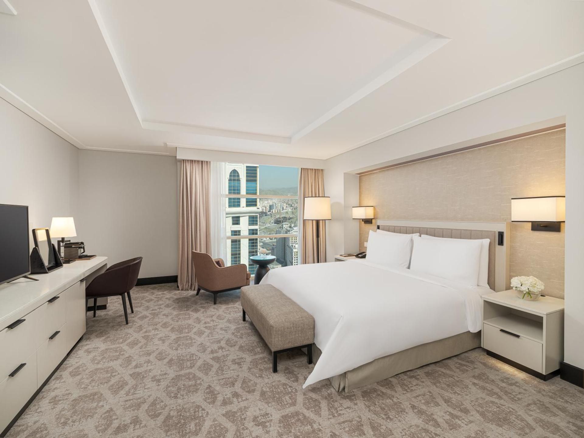 Deluxe Suite City View