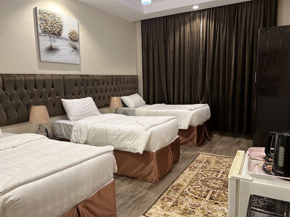 undefined 7th Square Hotel 10