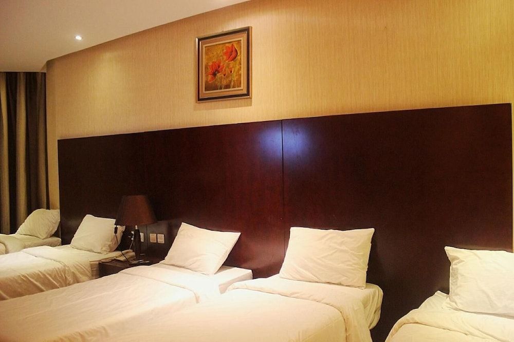 undefined Land Premium 1 2