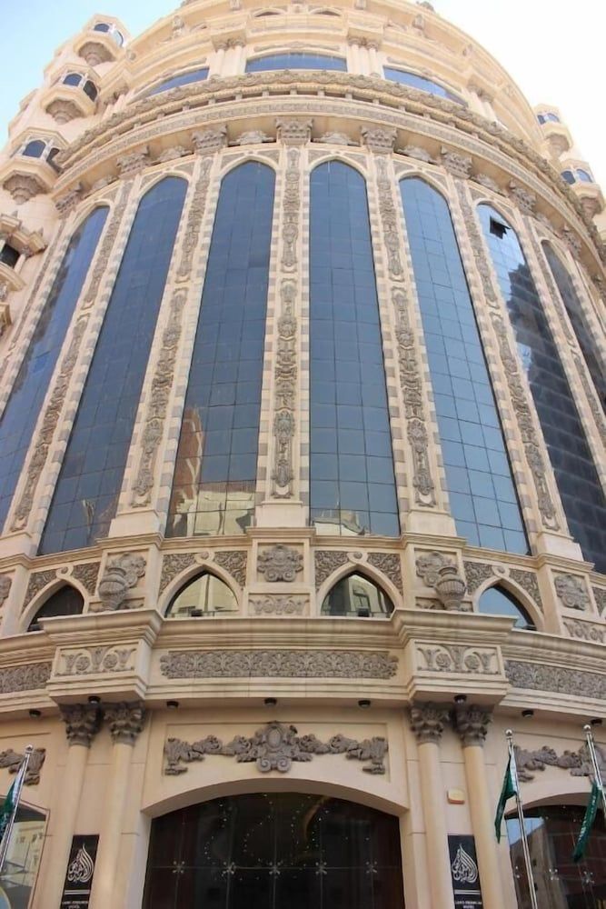 undefined Land Premium 1