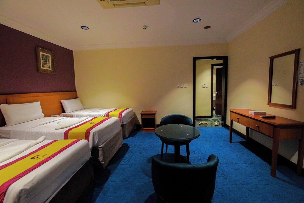 Orouq Al-Dahab Hotel Suite 5