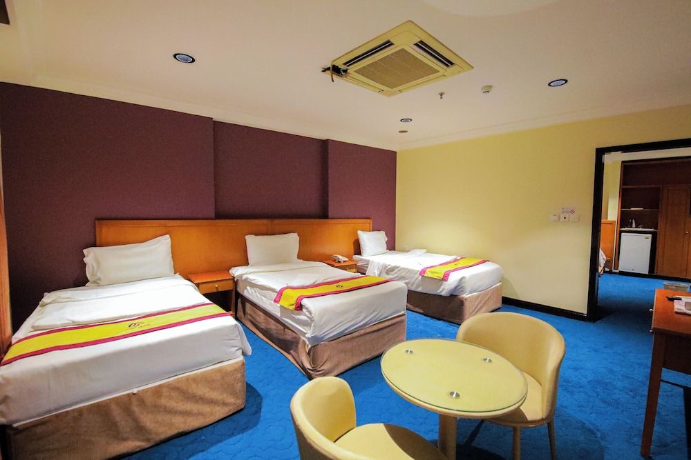 Orouq Al-Dahab Hotel Suite 12