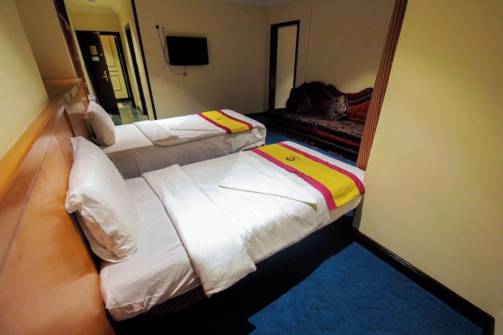 Orouq Al-Dahab Hotel Room and Hall