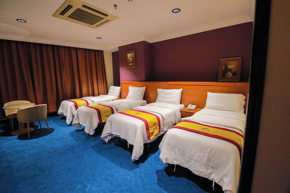 Orouq Al-Dahab Hotel Suite 6