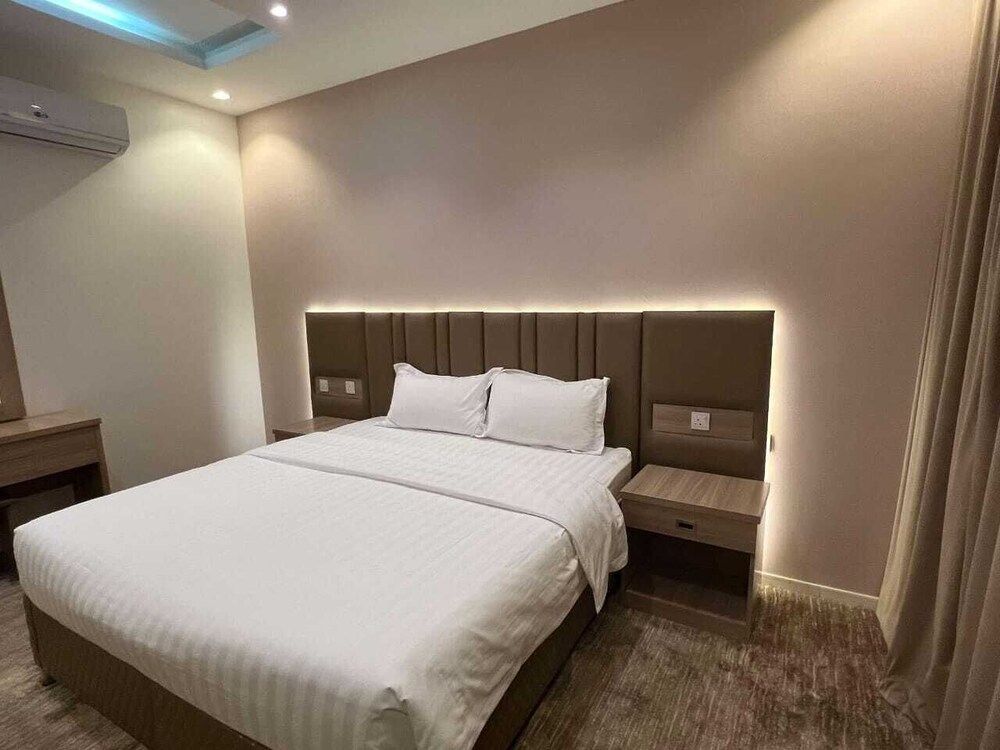 Qimam Park Hotel 3 Family Apartment, 1 Bedroom, Private Bathroom, Mountain View 3