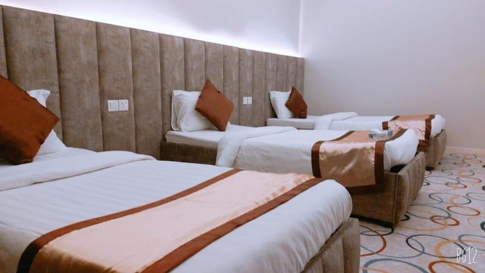 Golden Alareen Deluxe Suite, 2 Bedrooms 7