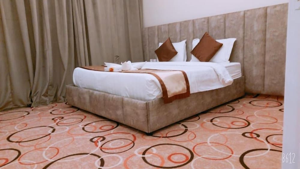 Golden Alareen Deluxe Suite, 2 Bedrooms 6