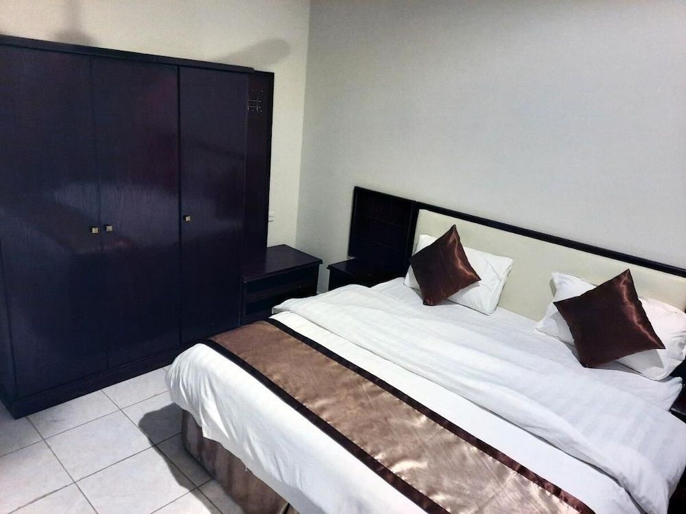 Golden Alareen Deluxe Suite, 2 Bedrooms 4