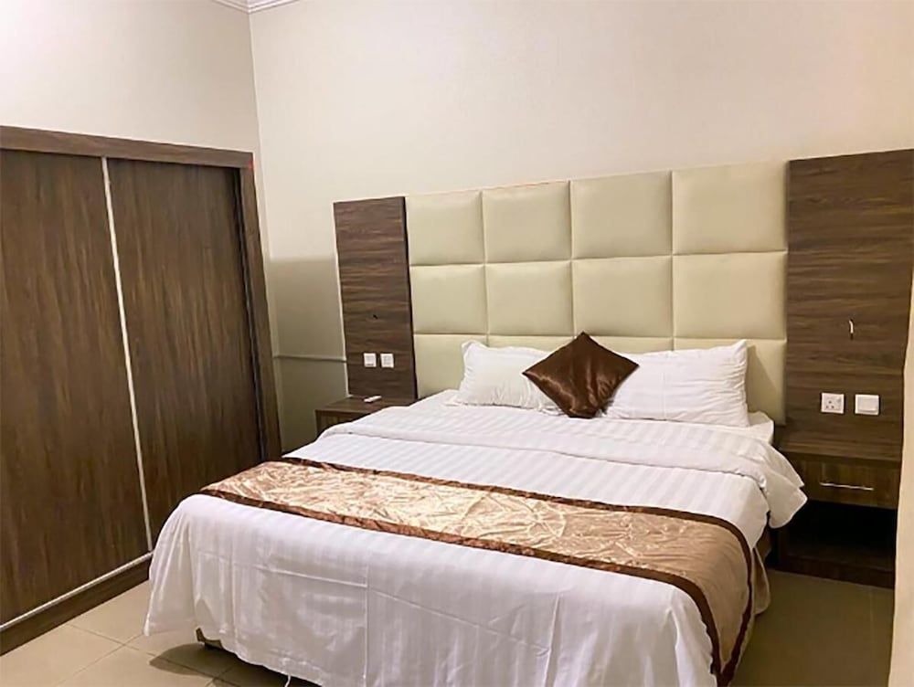 Golden Alareen Deluxe Suite, 2 Bedrooms 5
