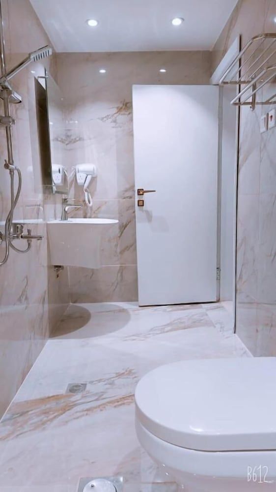 Golden Alareen Deluxe Suite, 2 Bedrooms 10