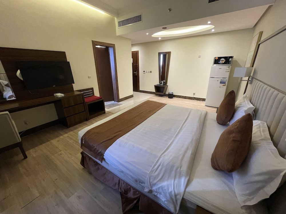 undefined Private Luxury apartment - Al Hamra 3