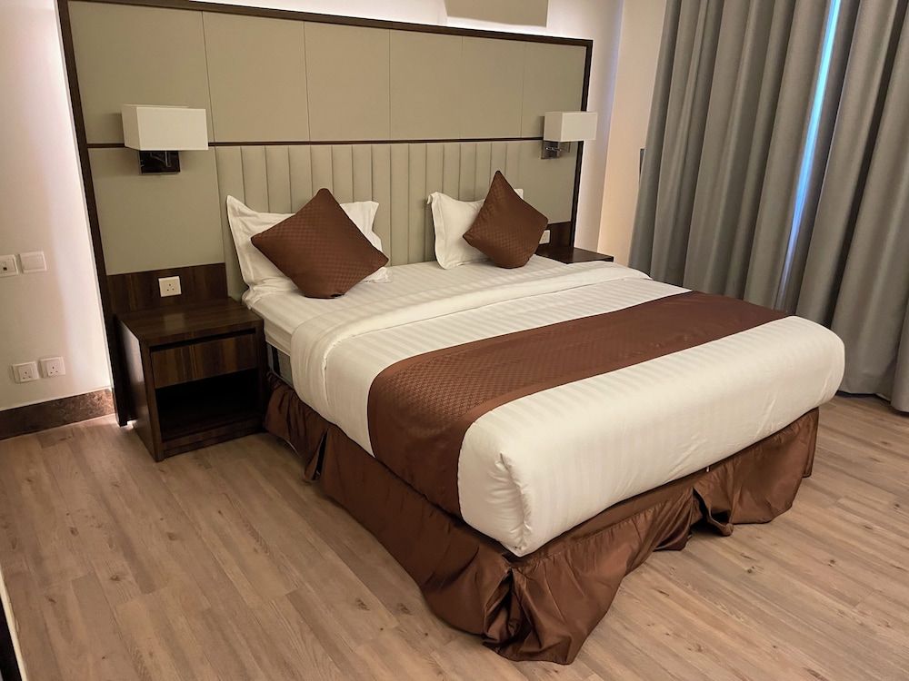 undefined Private Luxury apartment - Al Hamra 7