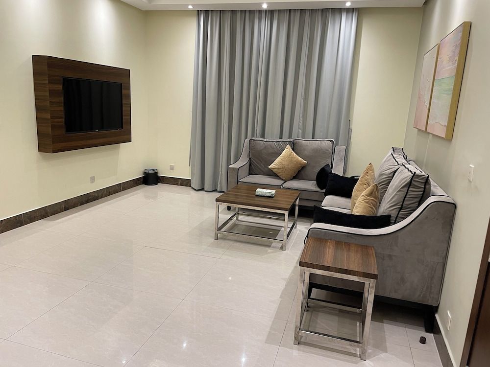 undefined Private Luxury apartment - Al Hamra 10