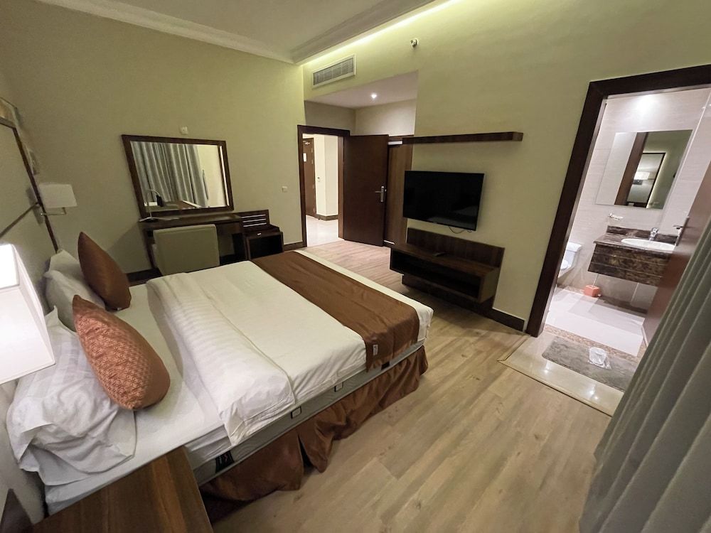 undefined Private Luxury apartment - Al Hamra 2