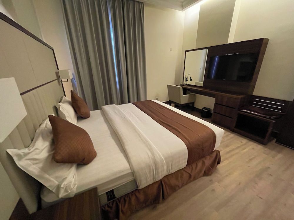 undefined Private Luxury apartment - Al Hamra 6