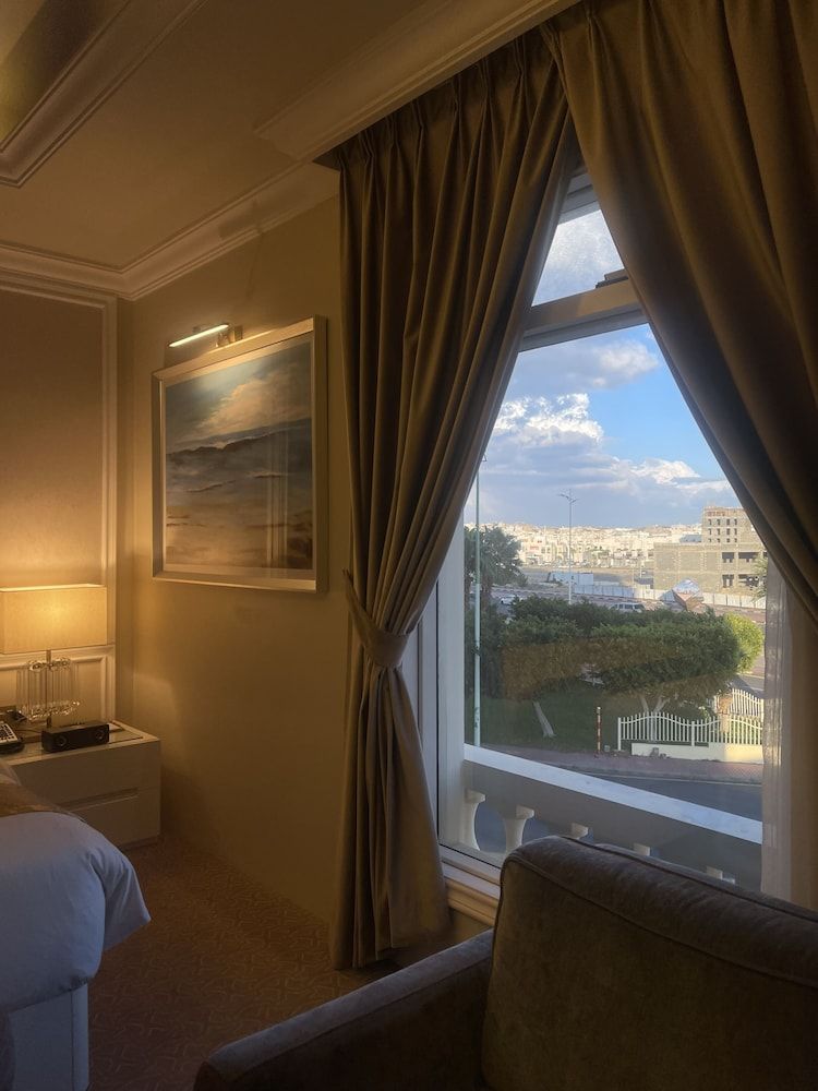 Remaj Hotel King Room 7