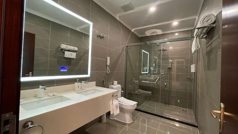 Remaj Hotel Executive Suite 5