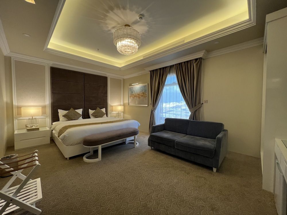 Remaj Hotel King Room 2